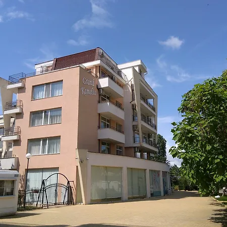 In Grand Kamelia